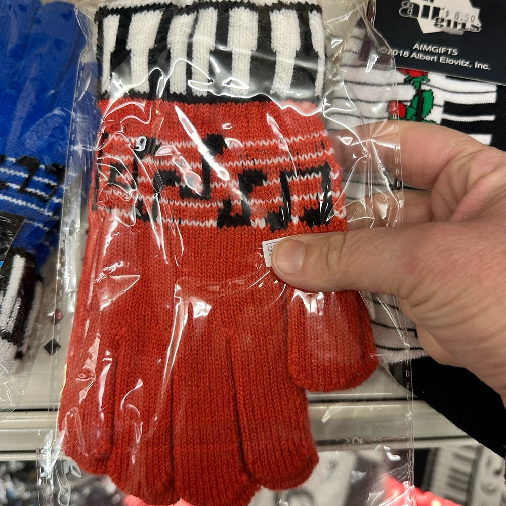 Winter gloves - Picture 2 of 2
